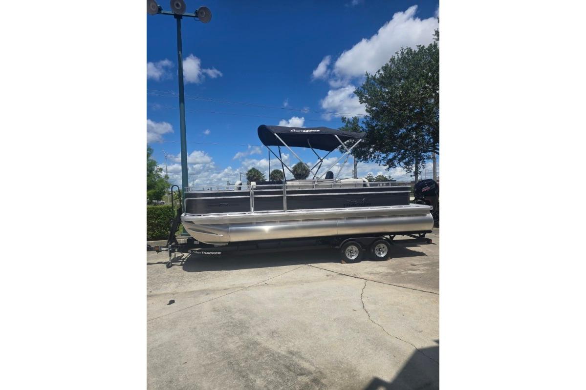 2026 Sun Tracker Fishin' Barge 22 DLX
