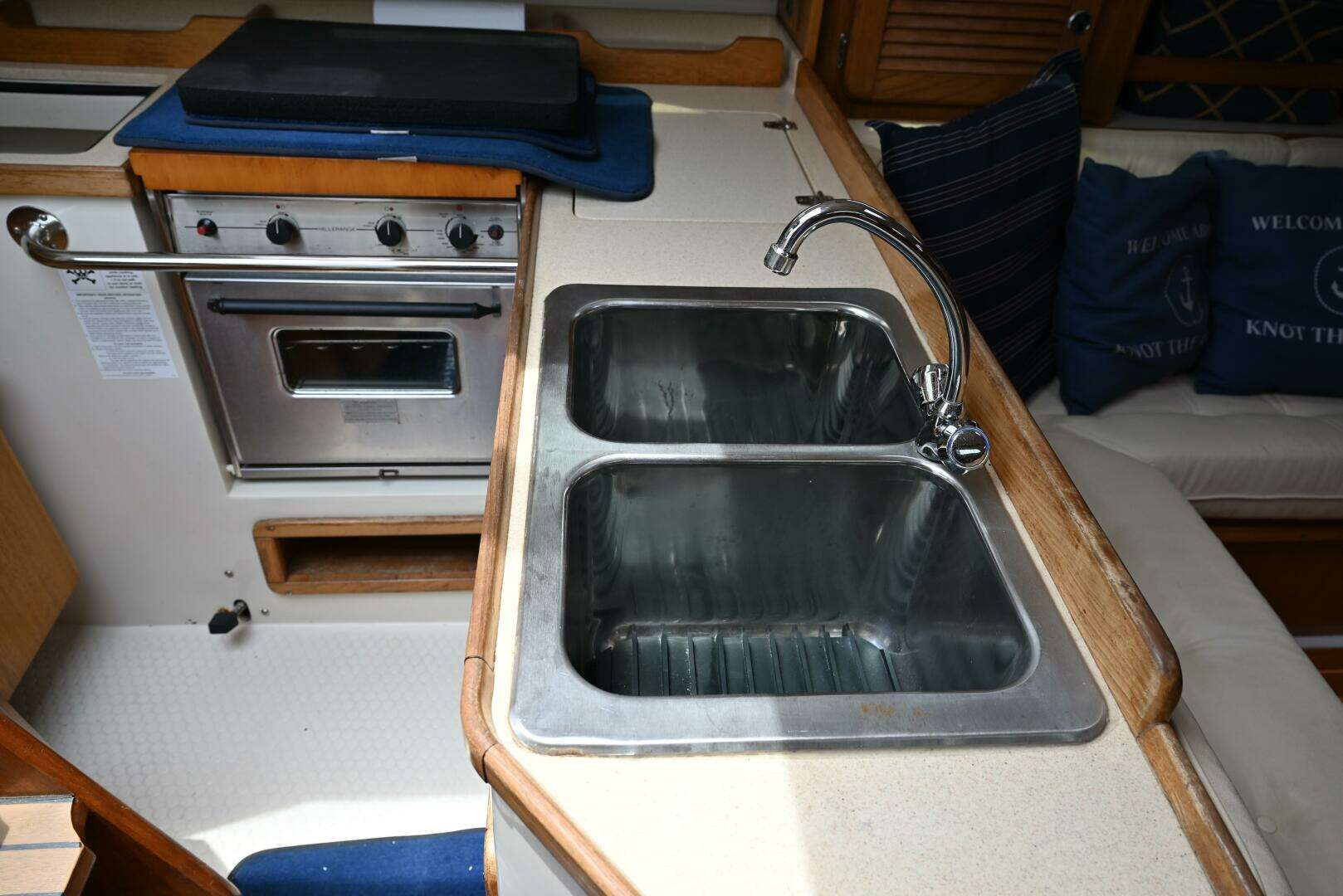 2002 Catalina 36 MKII - Image 31