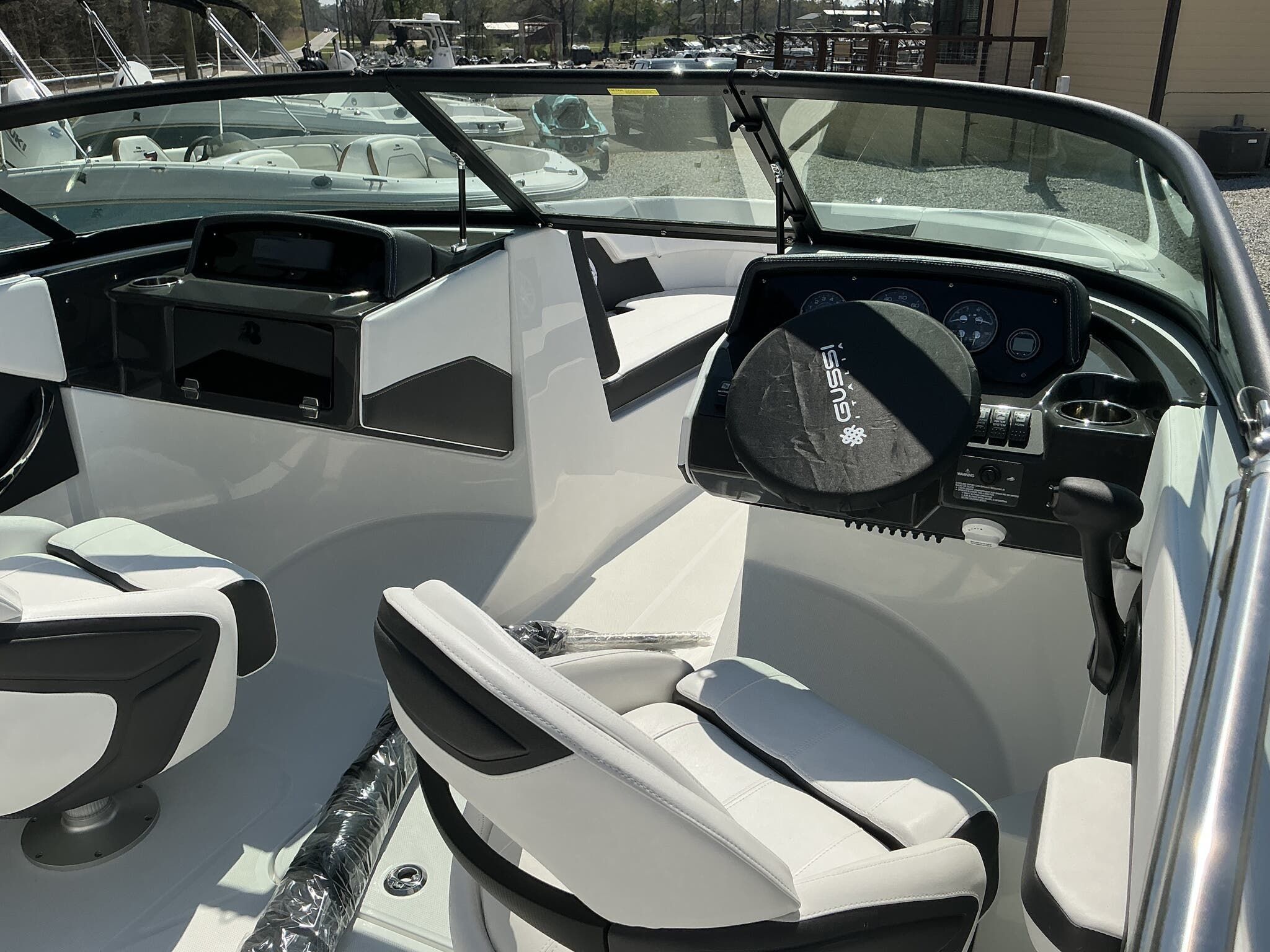2025 Monterey M-22 - 10