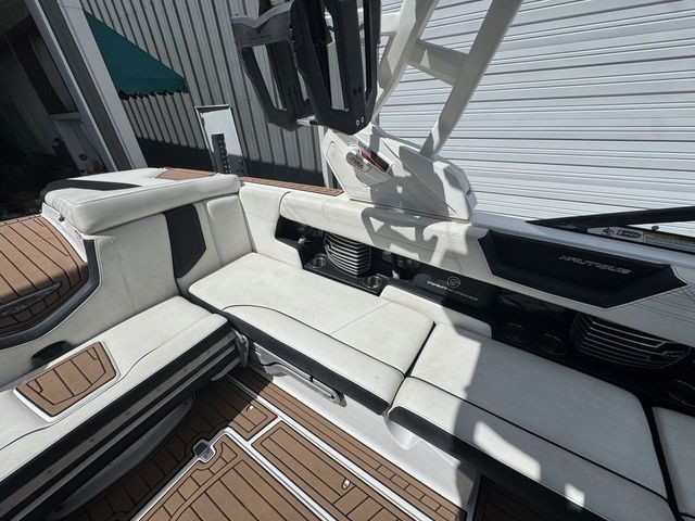 2018 Nautique G23 - 11