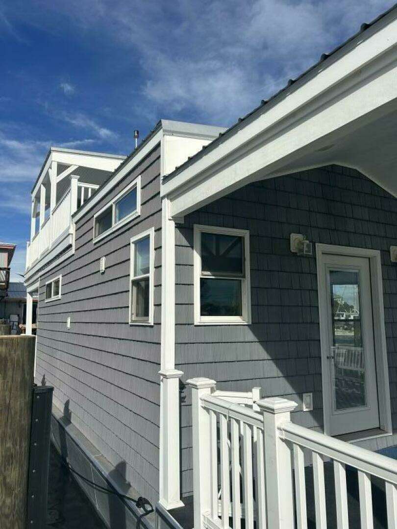 2019 Harbor Home Cozy Cottage 52' x 16' Tiny Boat - Image 8