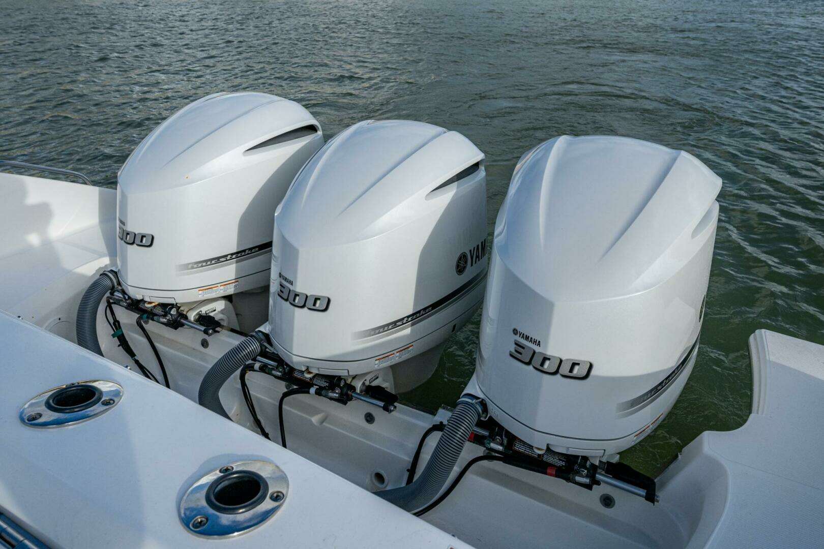 2019 Pursuit 365DC - Image 22