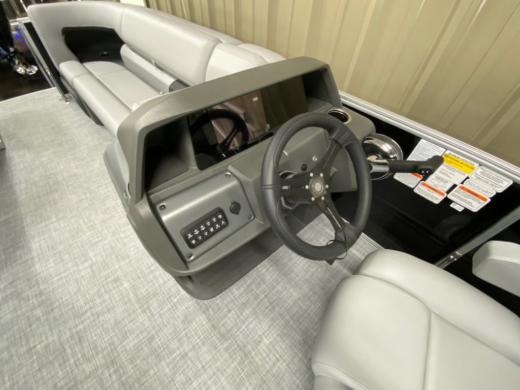 2026 Sun Tracker Party Barge 20 DLX - 8