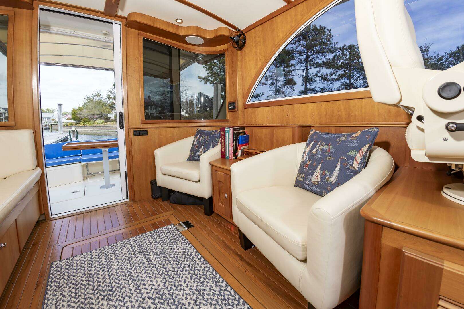 2018 Legacy 36 - Image 16