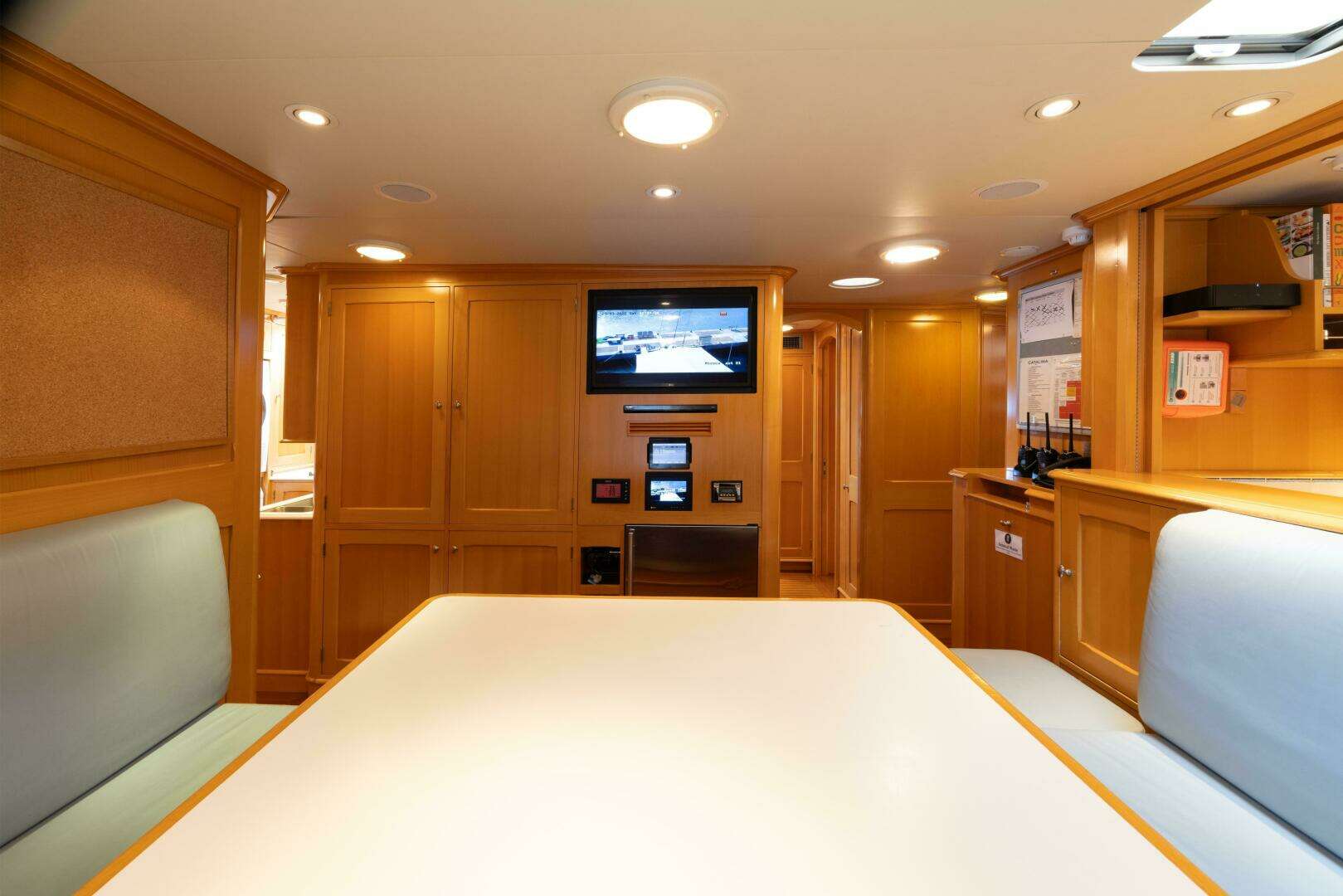 2001 Vitters Aft Cockpit - Image 23