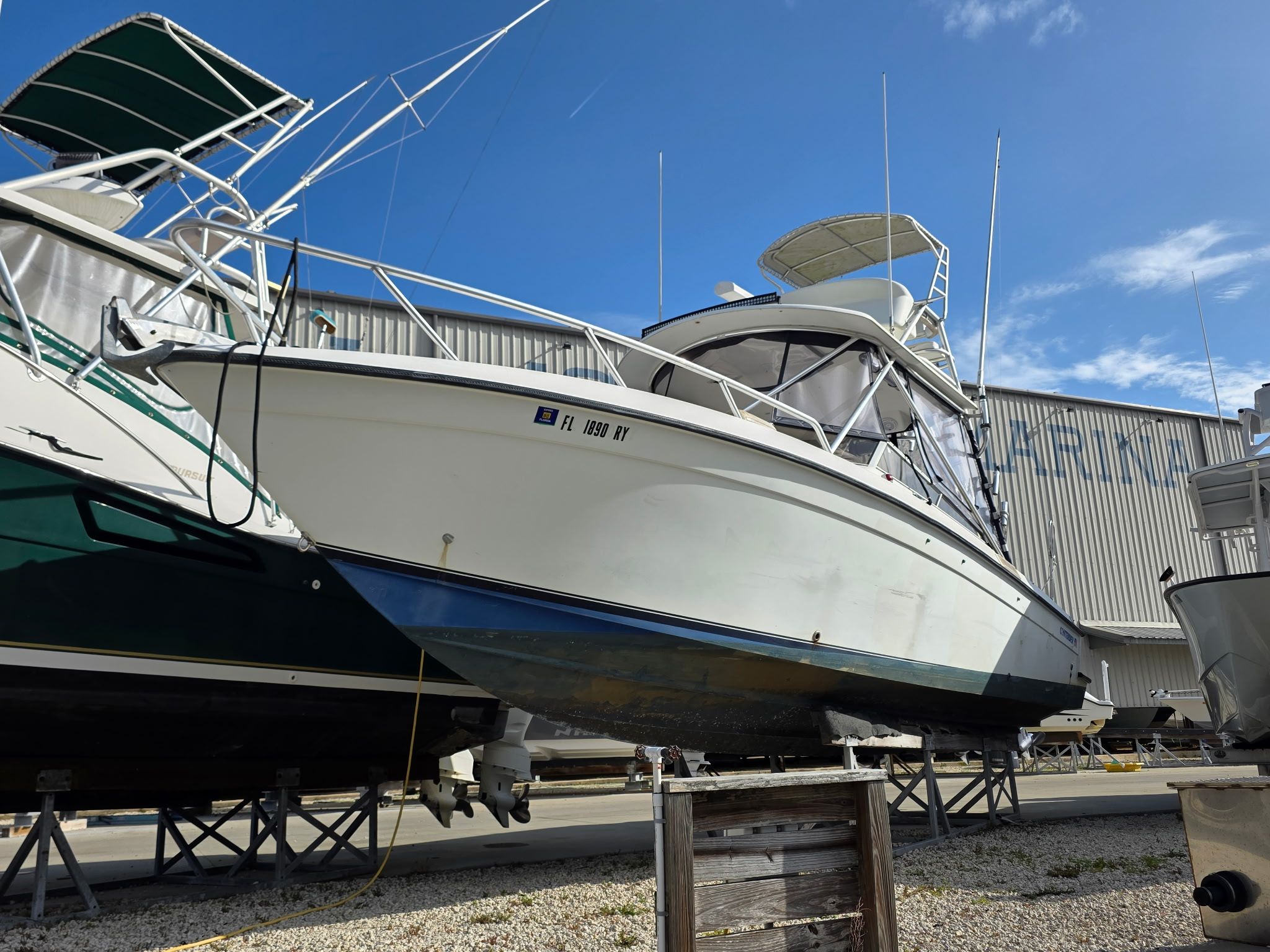 2005 Contender 35SC Express - 11