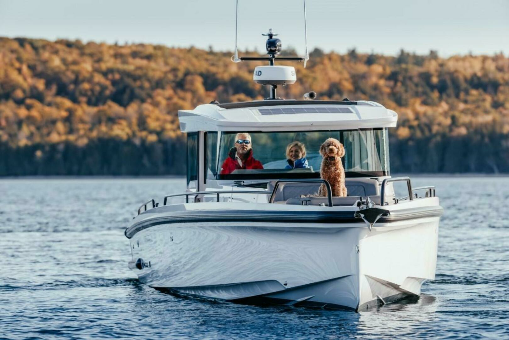 2024 Axopar 37XC CROSS CABIN - Image 10