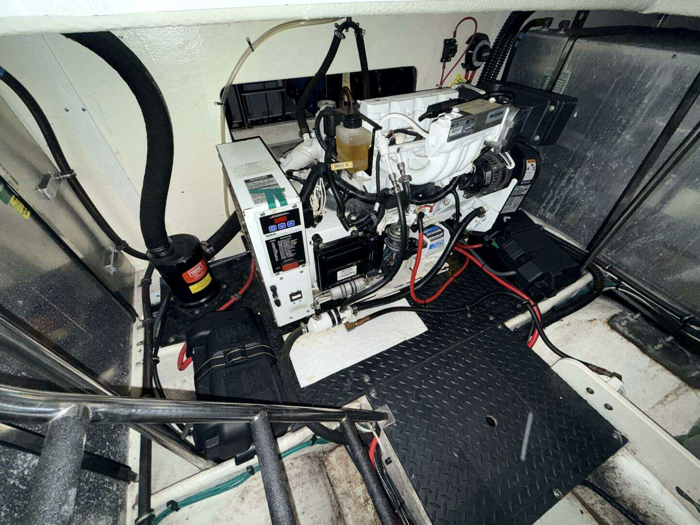 2006 Silverton 38 Sport Bridge - Image 16