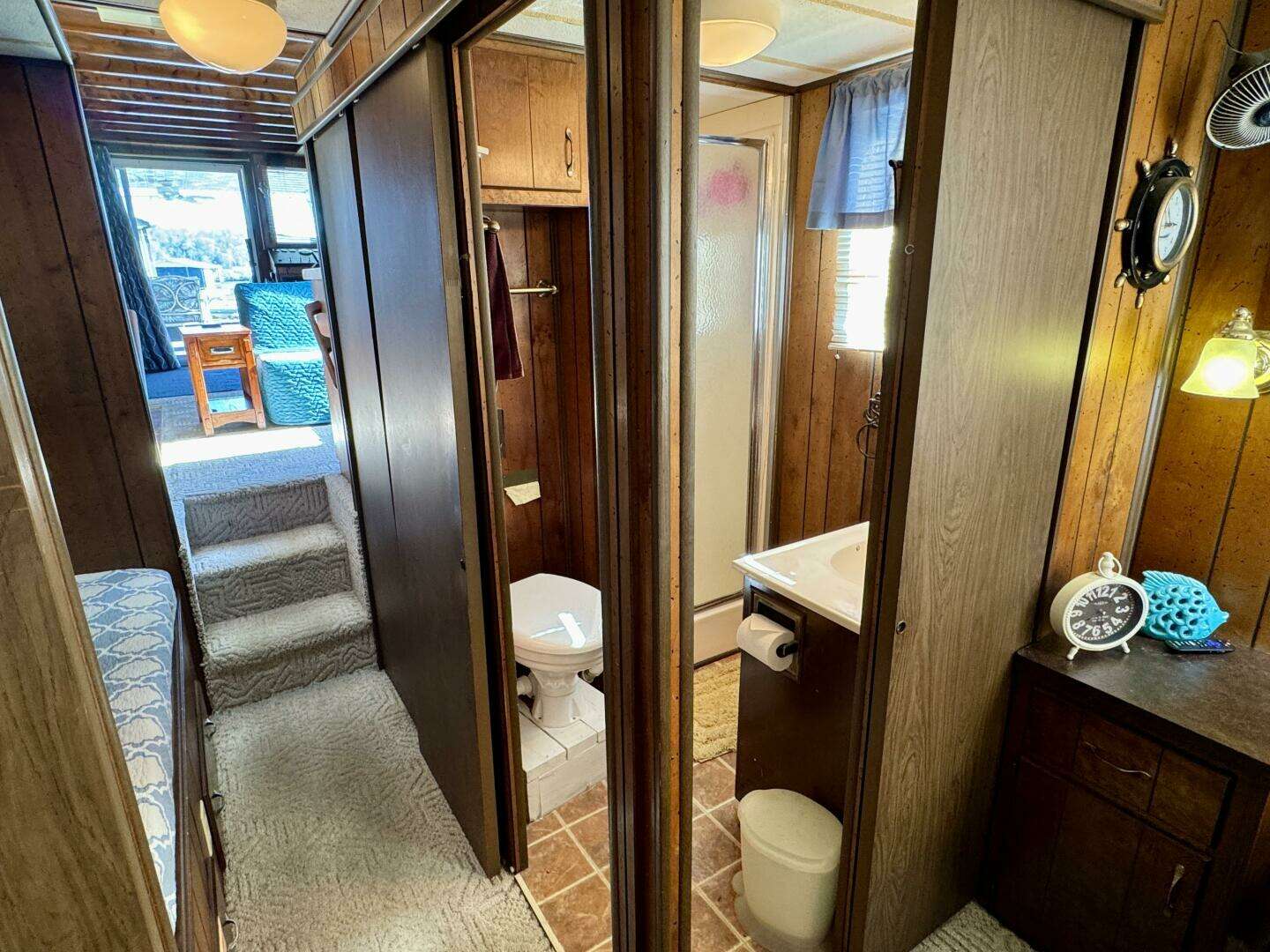 1977 Sumerset 14 x 58 Aluminum Hull Houseboat with Catwalks - Image 53