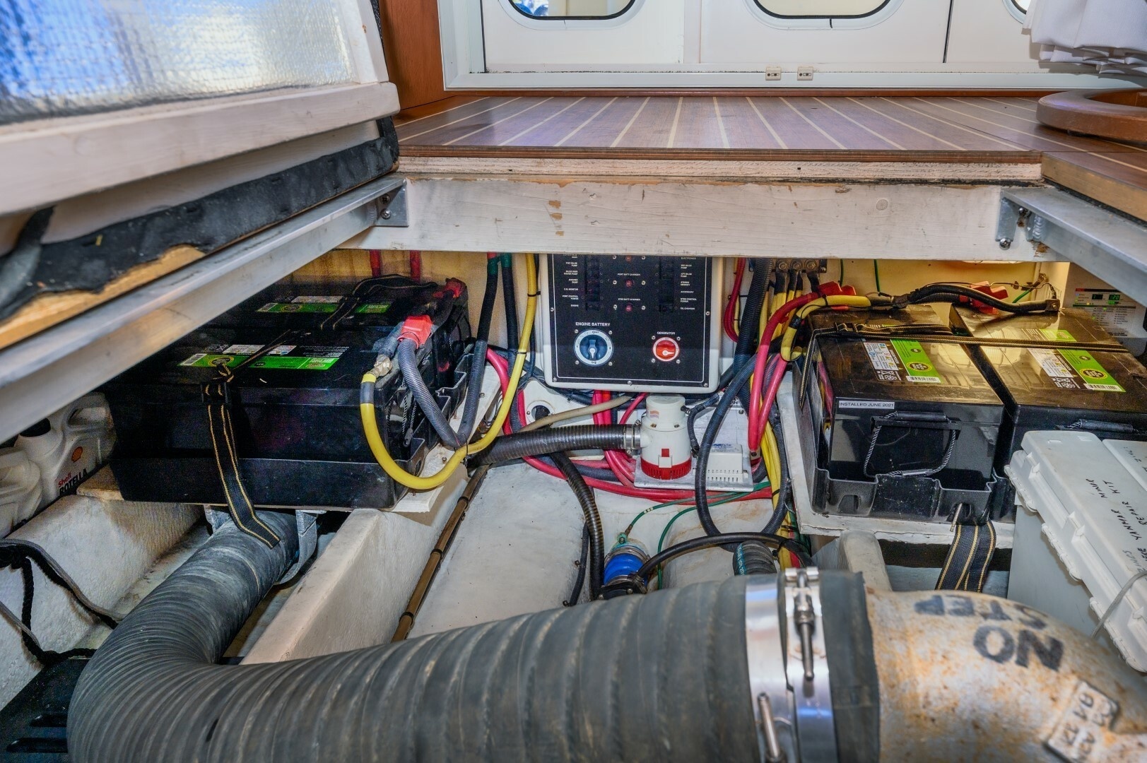 2009 Mainship Expedition 40 - Image 29