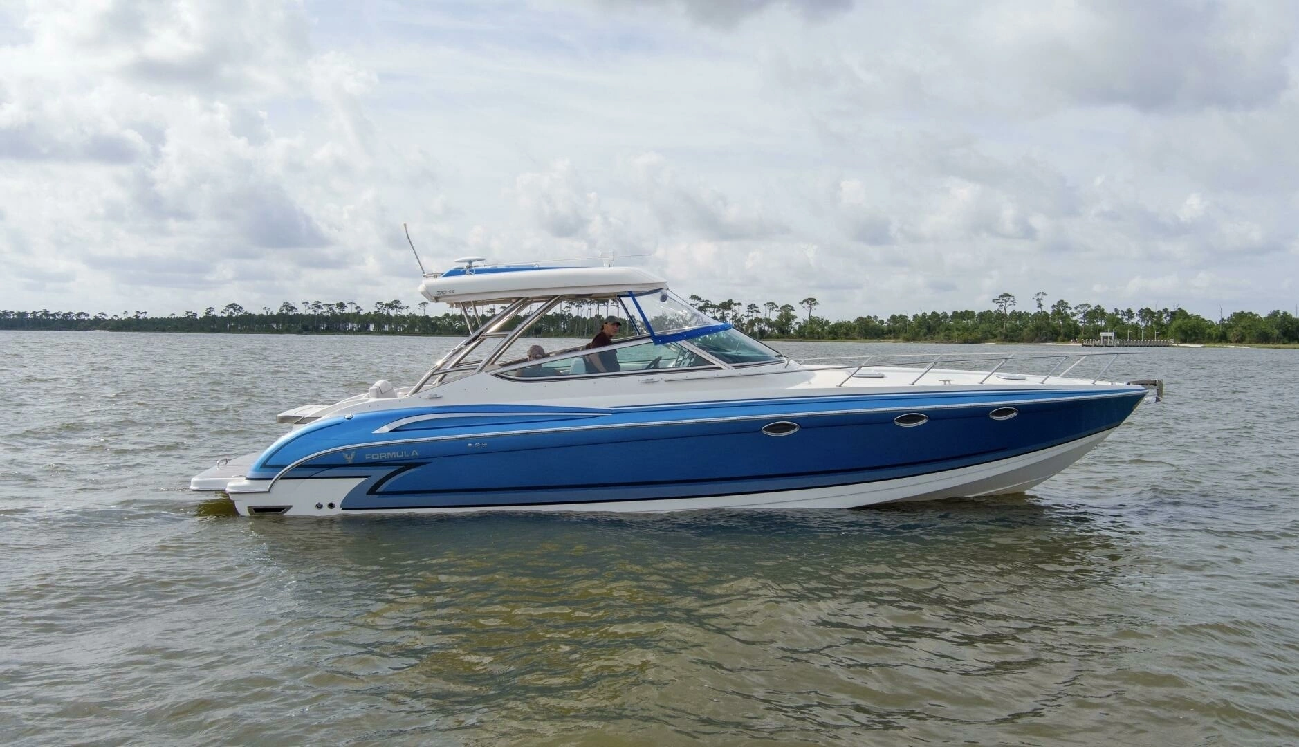 2017 Formula 370 Super Sport - Image 25