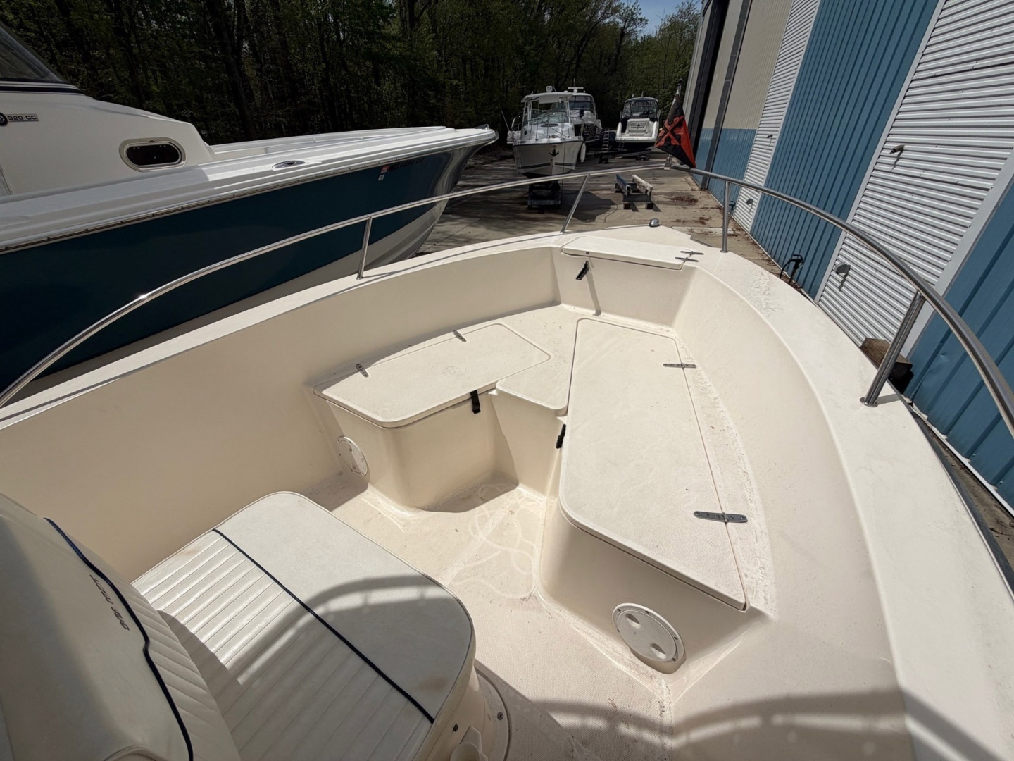 2004 Sea Hunt Triton 202 - Image 12