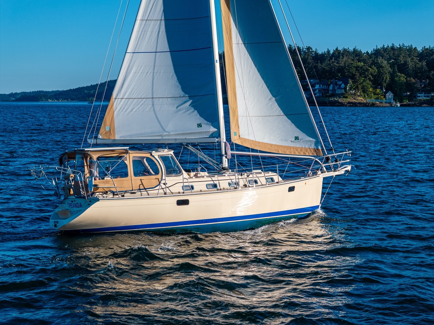 2020 Island Packet 349 - Image 11