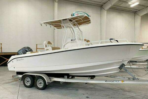 2025 Edgewater 208CC
