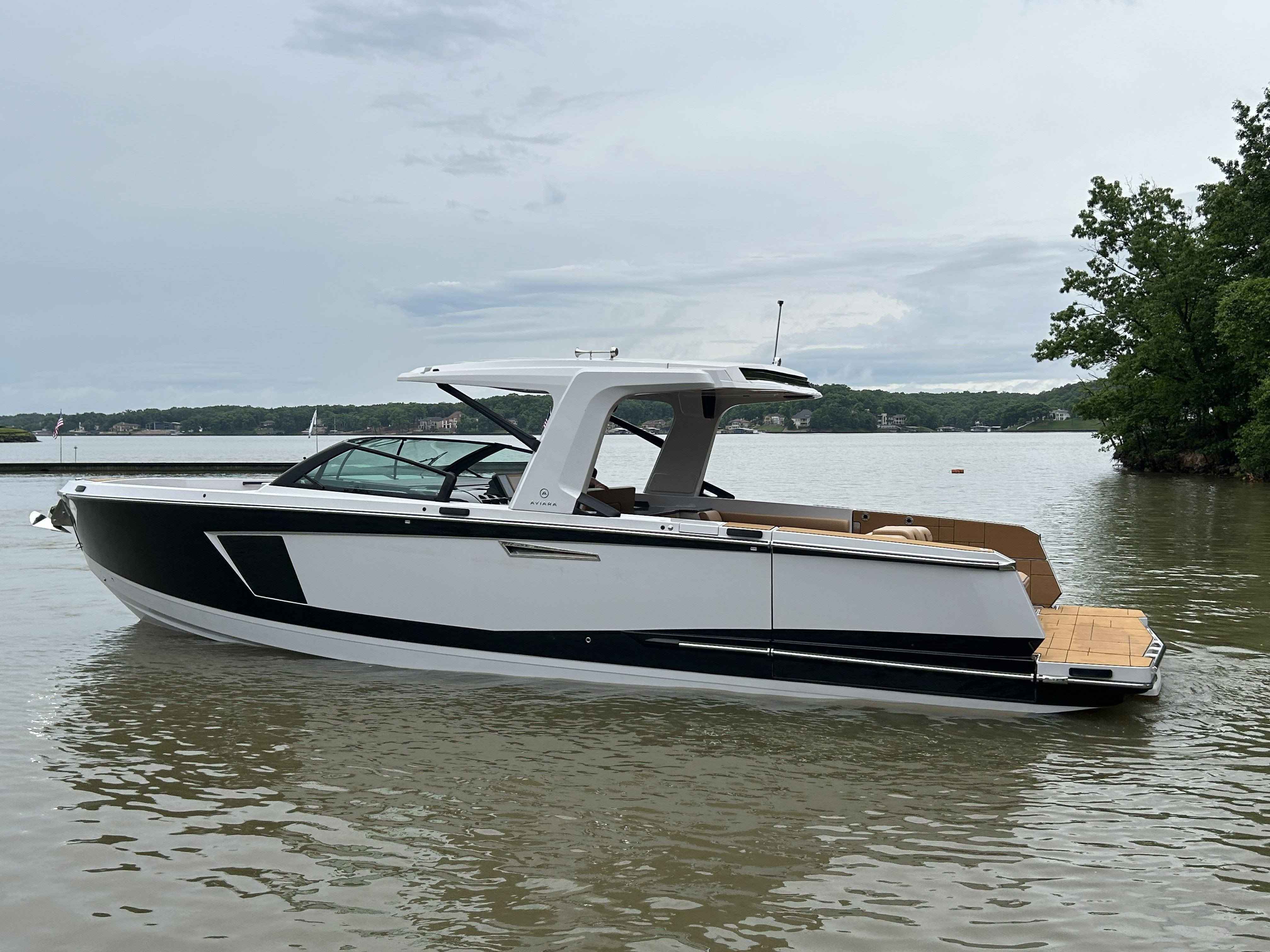 2025 Aviara AV40