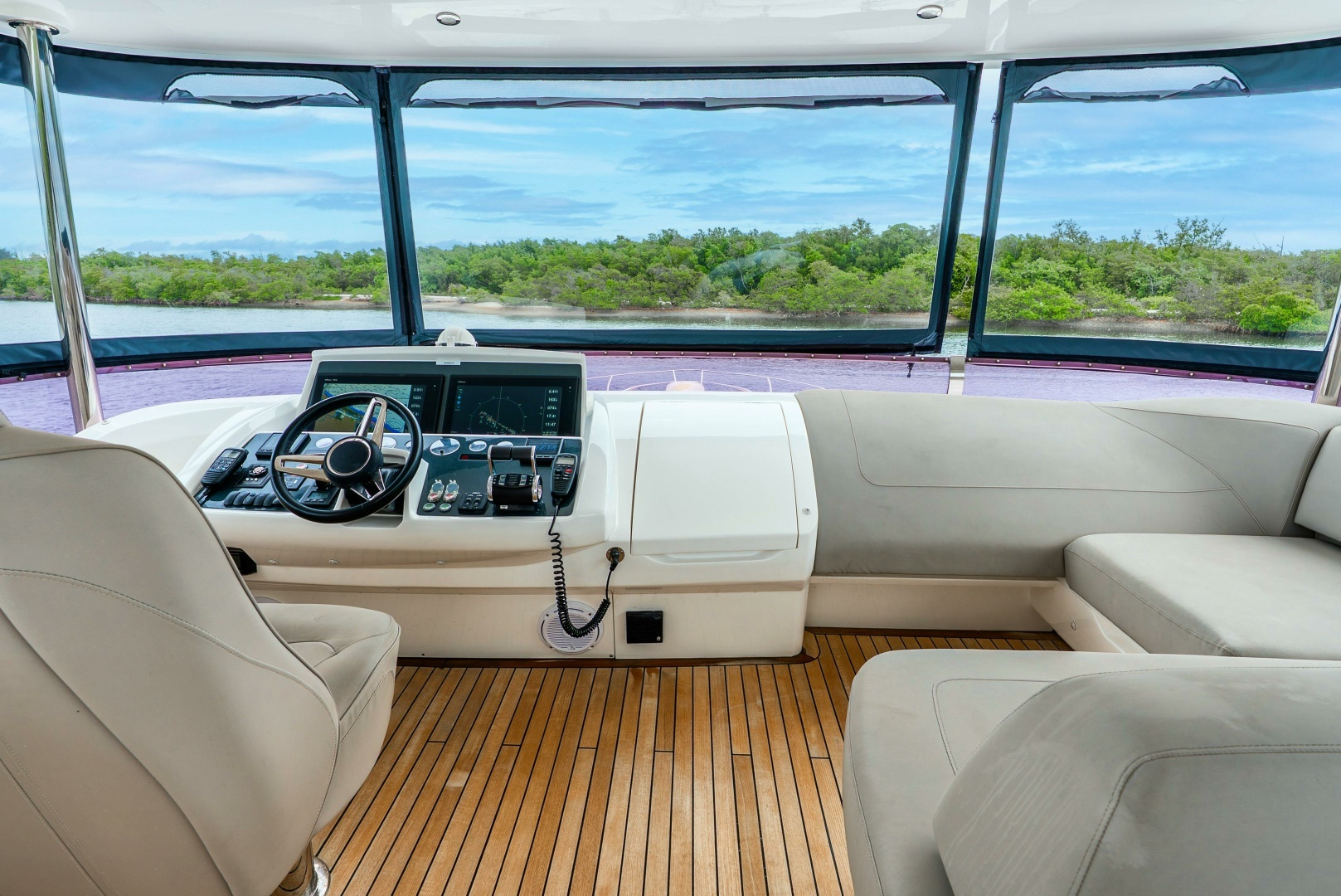 2018 Princess Yachts — - Image 22