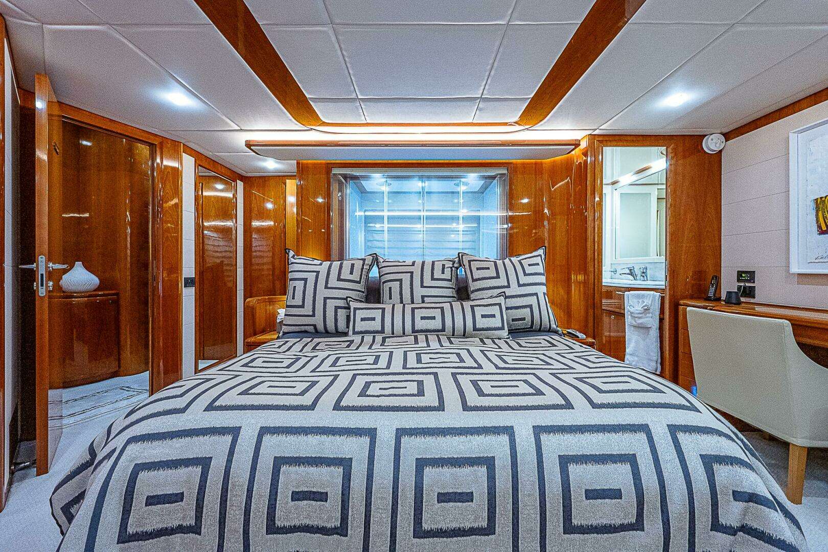 2006 Ferretti Yachts 830 - Image 87
