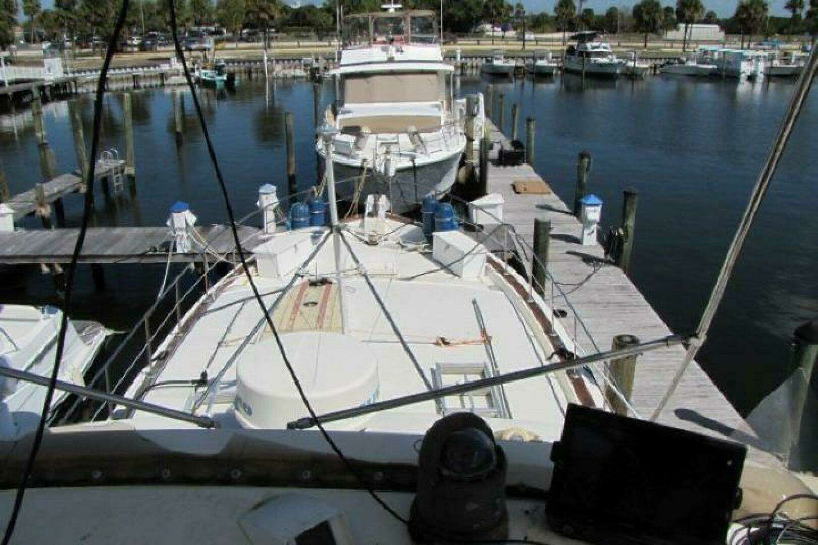 1973 Chris-Craft 55 Commander - Image 5