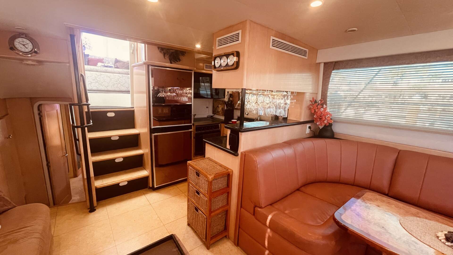 1997 CARVER YACHTS 500 COCKPIT MY - Image 23