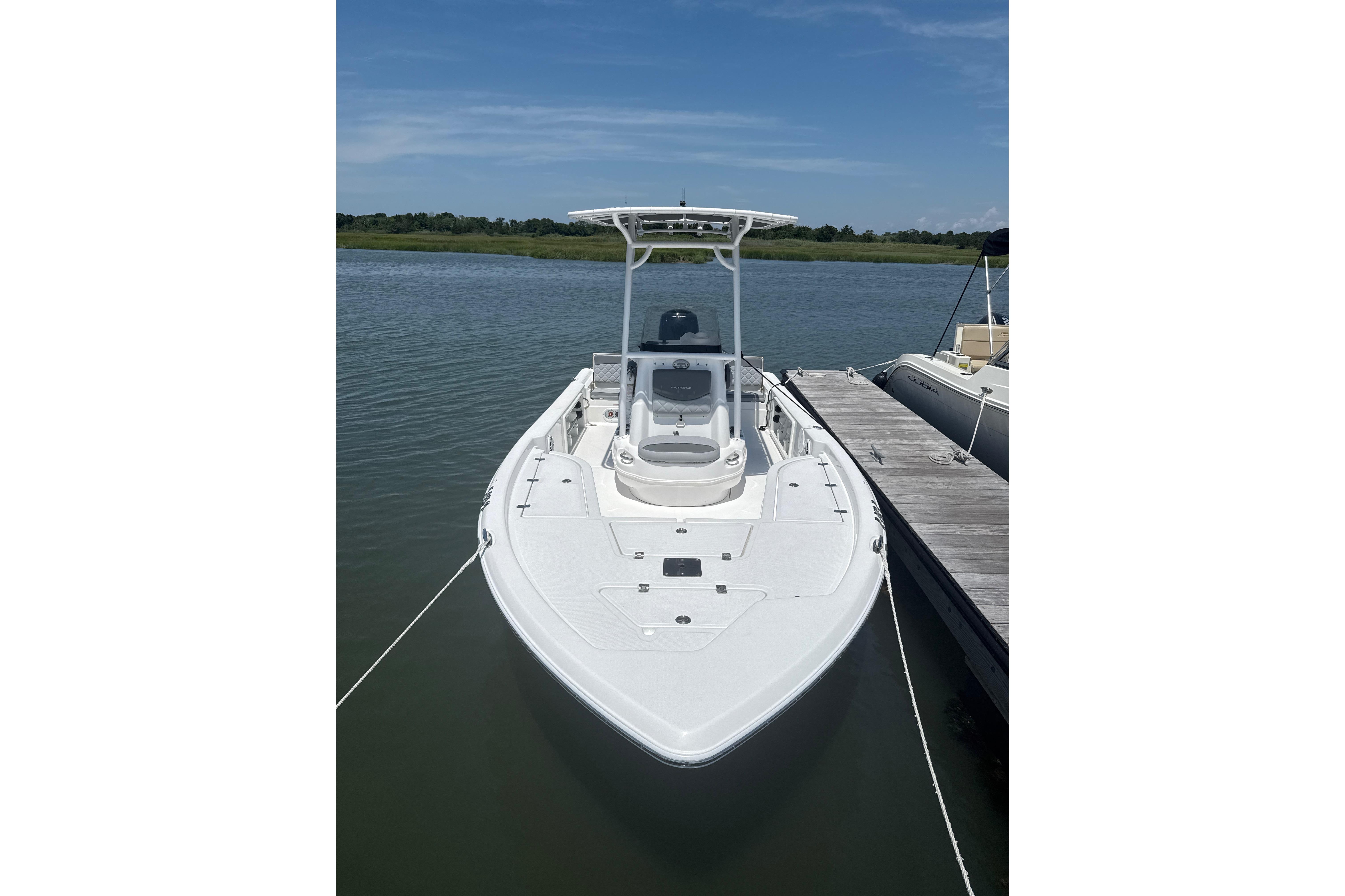2025 NauticStar 214 Shallow Bay