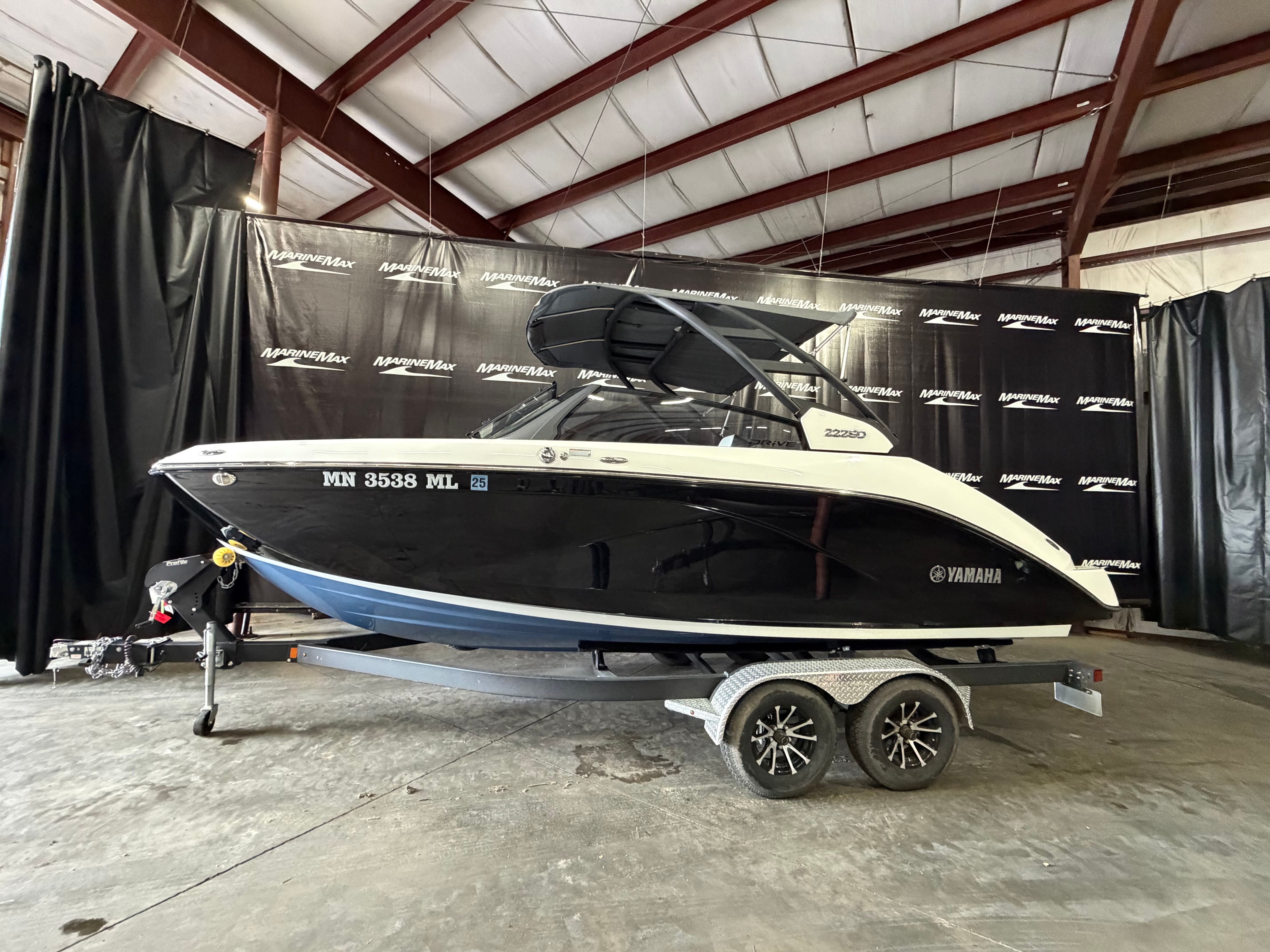 2023 Yamaha Boats 220 SD