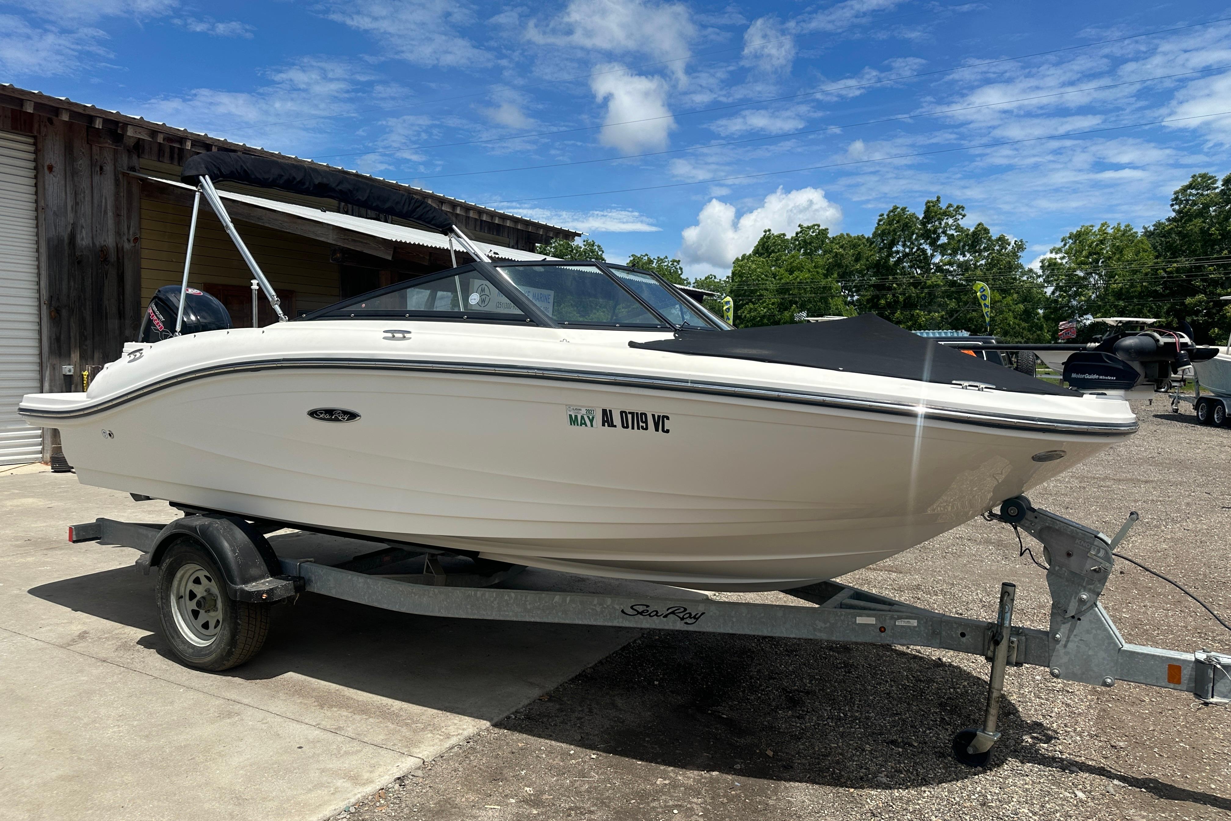 2017 Sea Ray SPX 190 Outboard