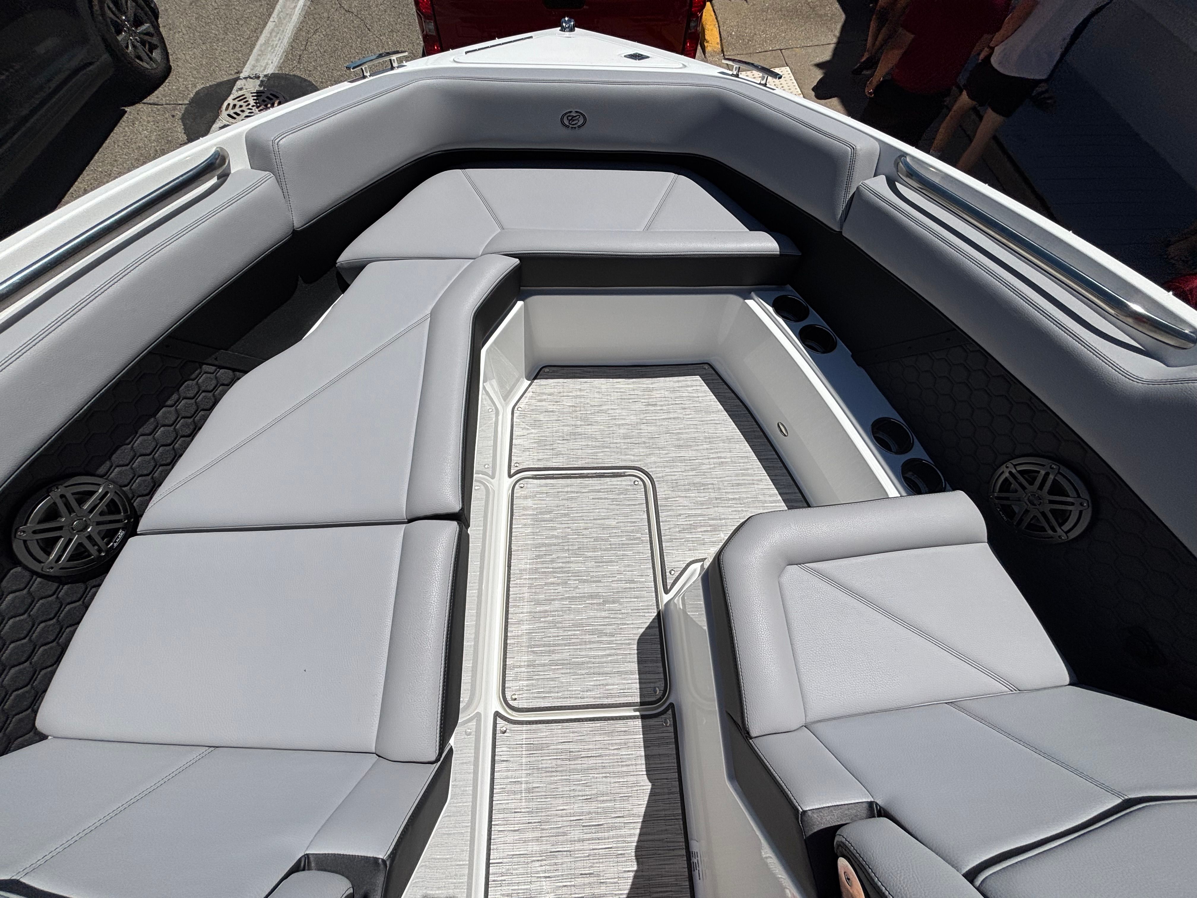 2026 Cobalt R8 Surf - 14