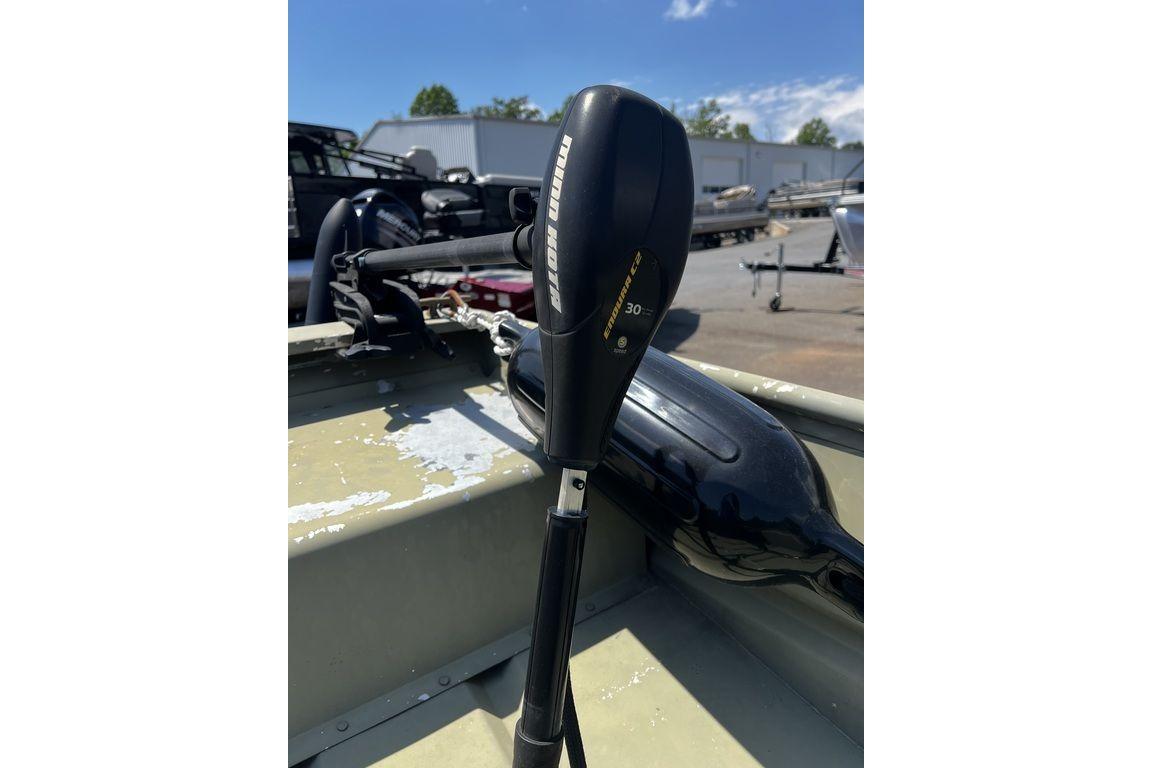 2012 Tracker Topper 1542 LW Riveted Jon boat with Minn Kota motor.