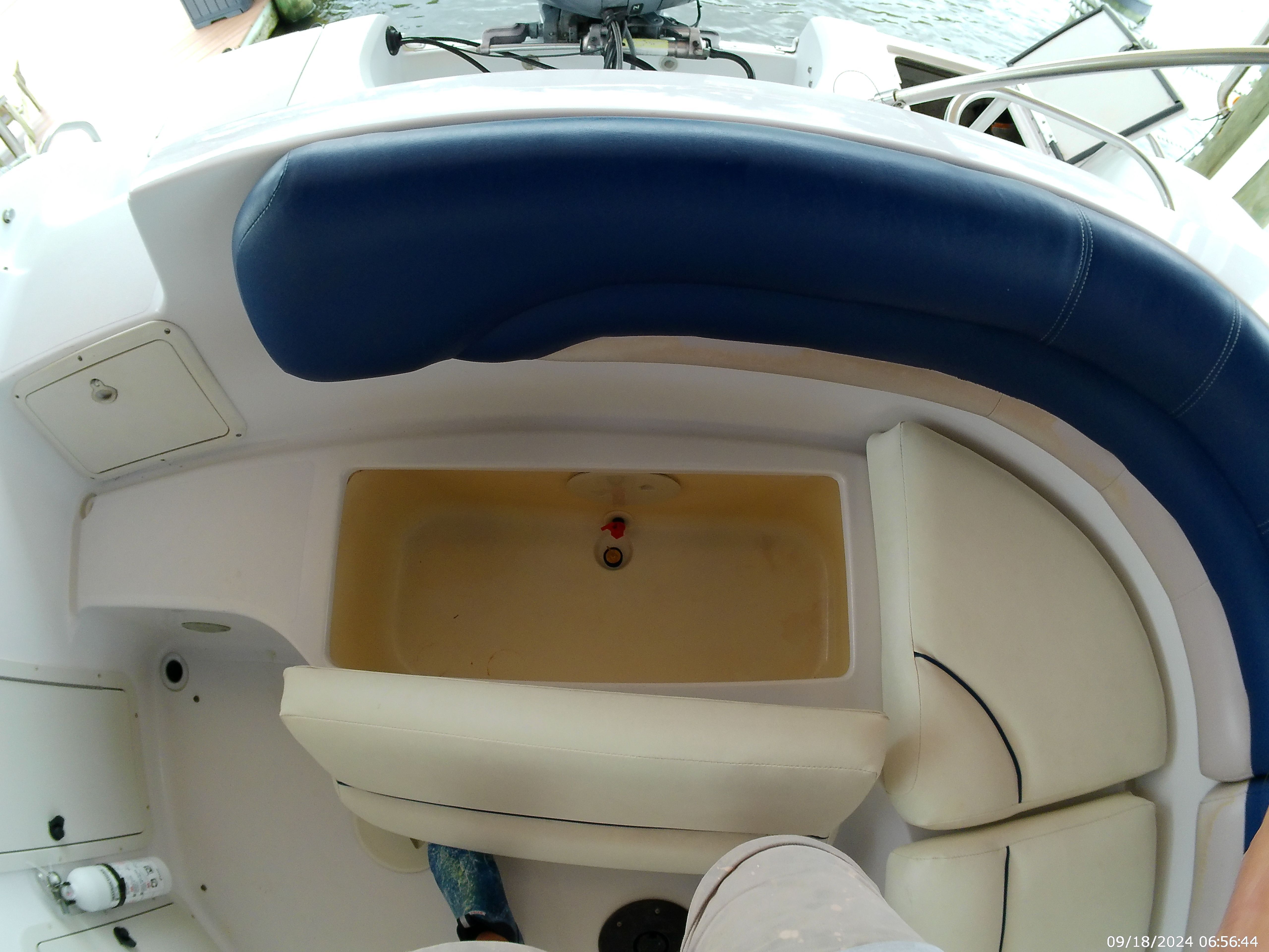 2000 Godfrey / Hurricane Sundeck 237 I/O - 55