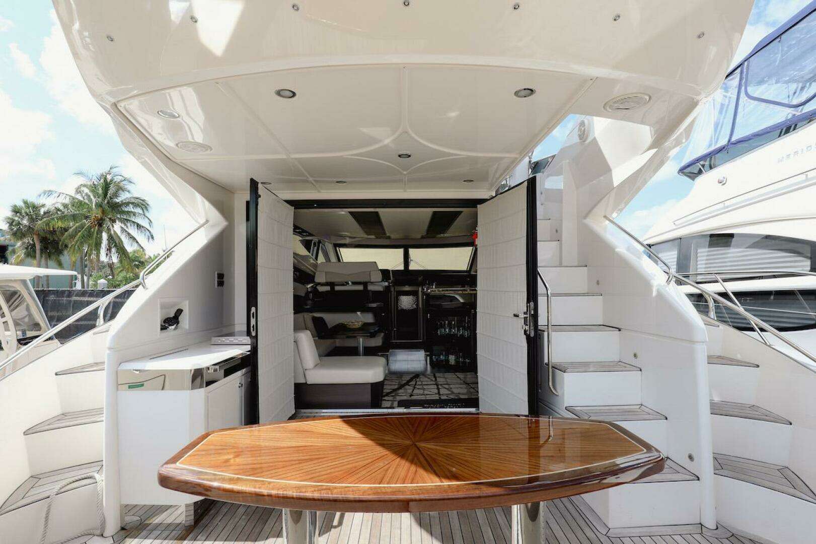 2017 Marquis 500 Sport Yacht - Image 12
