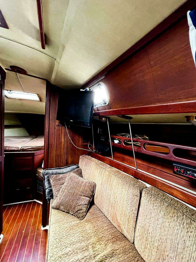 1987 Ericson — - Image 31