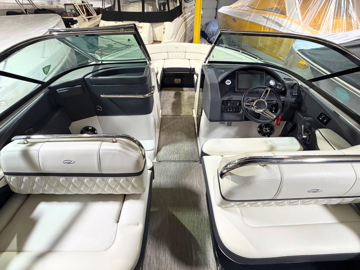 2019 Regal 2800 Bowrider - Image 12