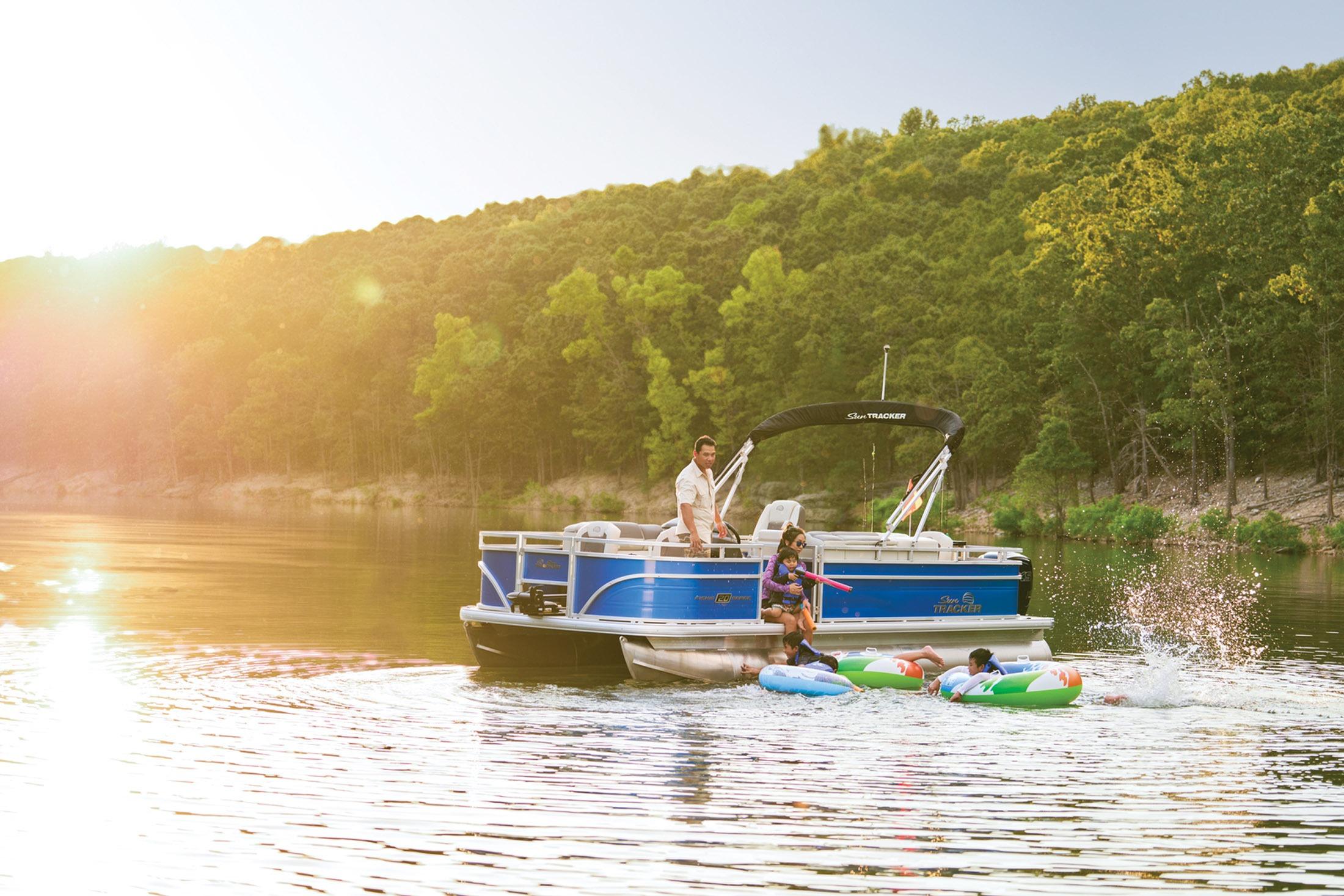 2026 Sun Tracker Fishin' Barge 20 DLX - 10
