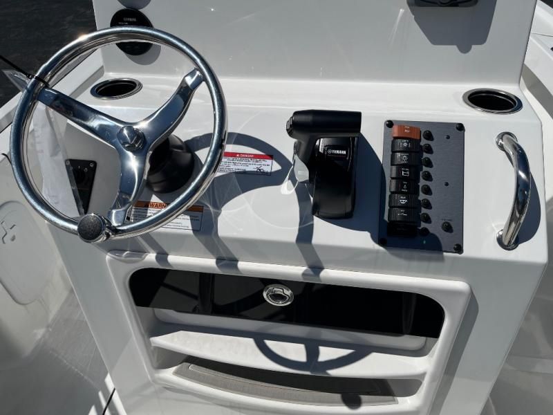 2025 Parker 18SE Center Console - 9