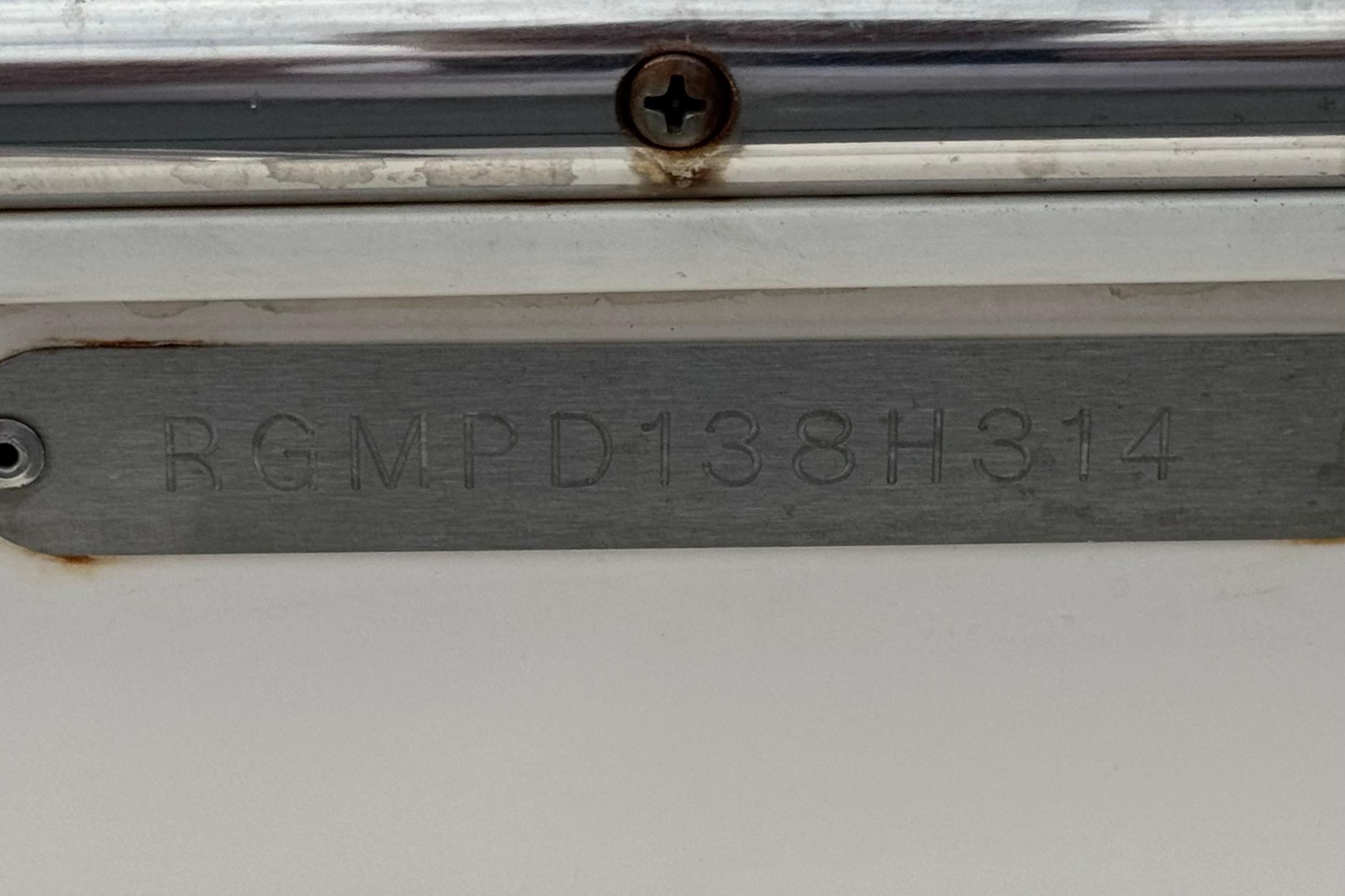 2014 Regal 27 FasDeck boat identification plate with serial number RGMPD138H314.