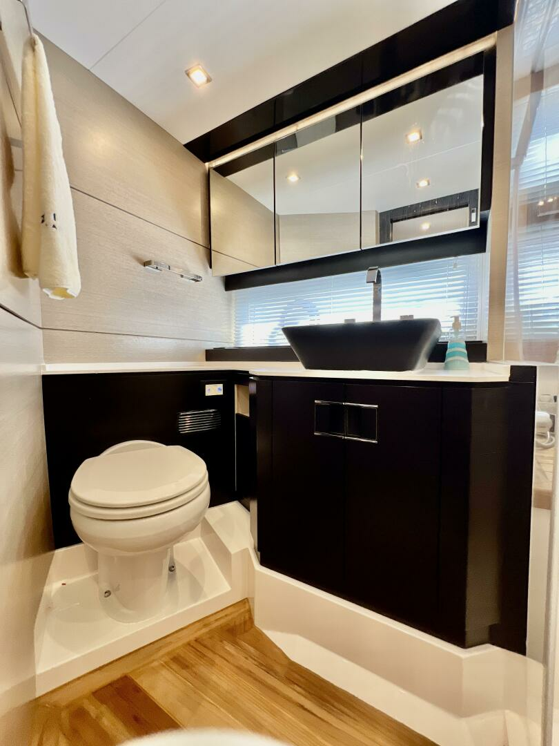 2022 Okean Flybridge 50 - Image 23
