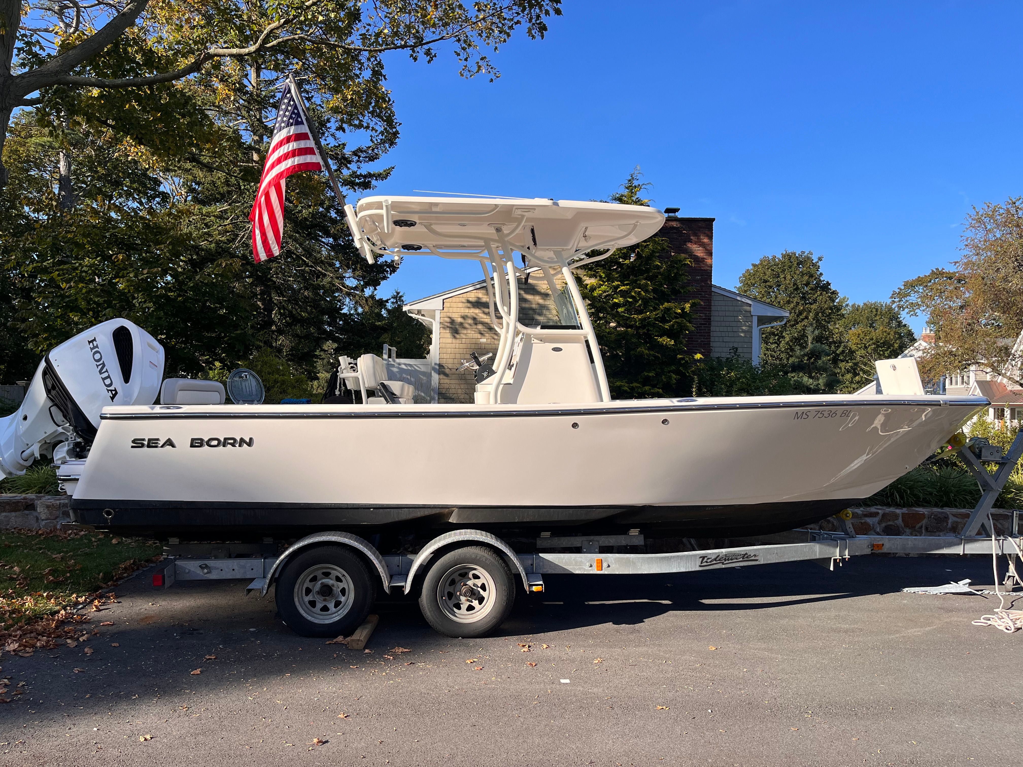 2019 Sea Born LX24 Center Console - 3