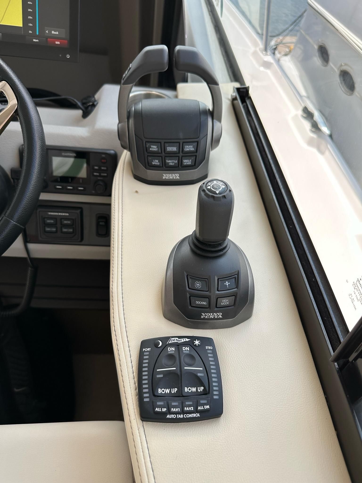 2021 Regal 42 Grande Coupe - 21