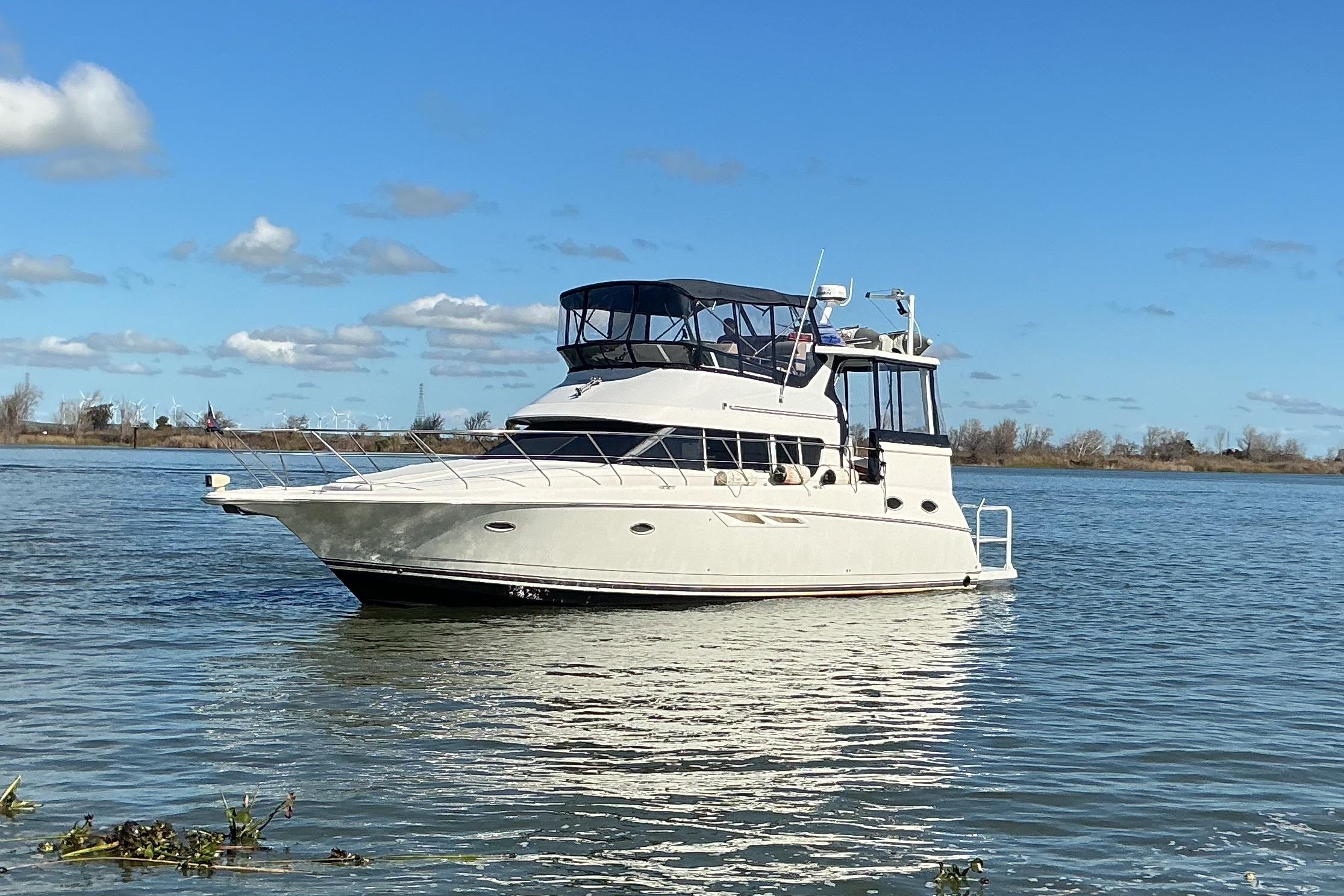 1999 Silverton 422 Motor Yacht