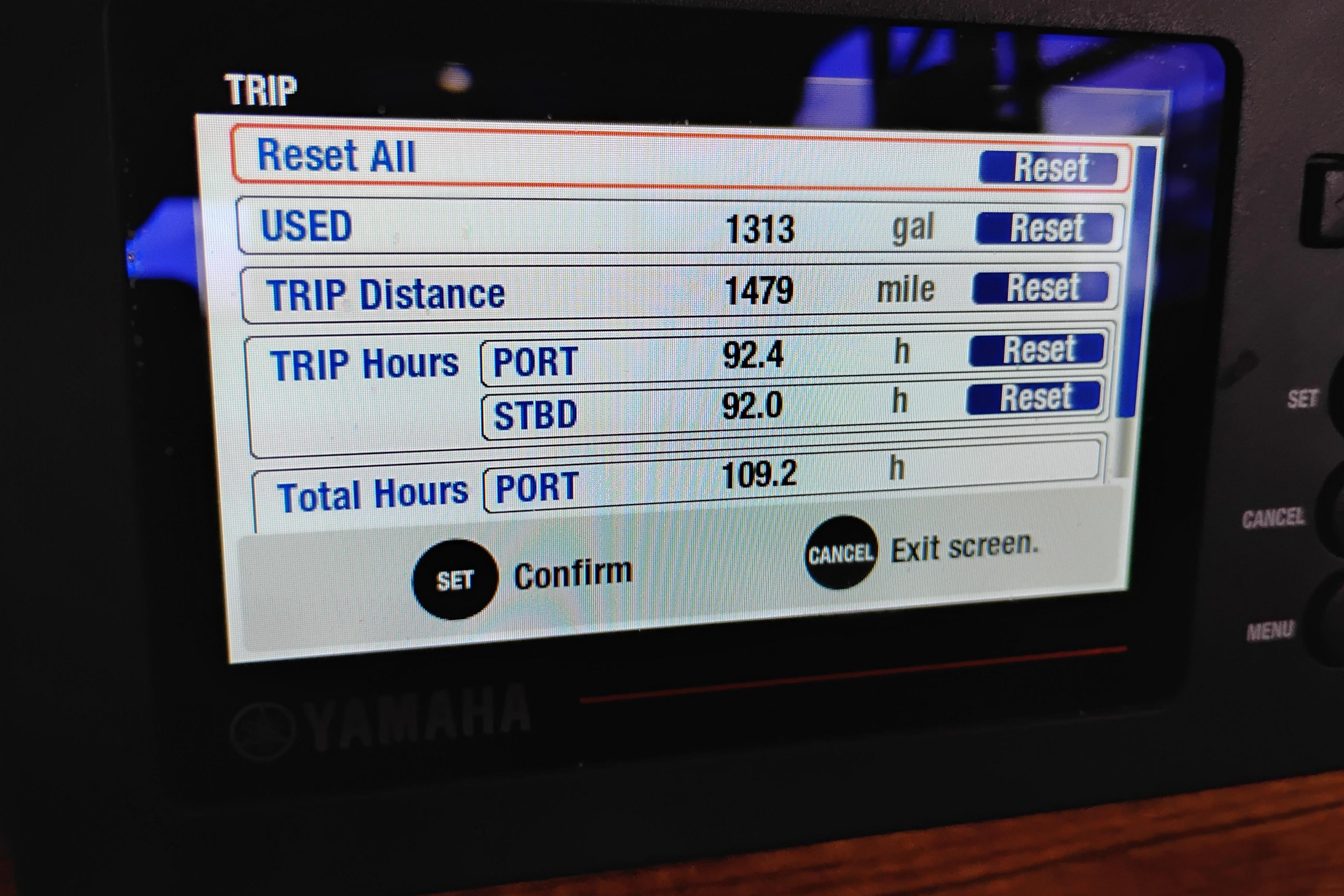 Display screen showing trip data for 2022 Cutwater C-32 Coupe, including fuel usage and hours.