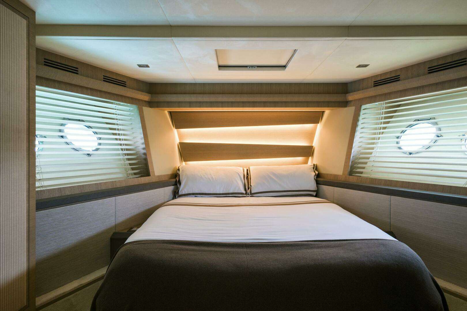 2016 Monte Carlo Yachts Custom - Image 18