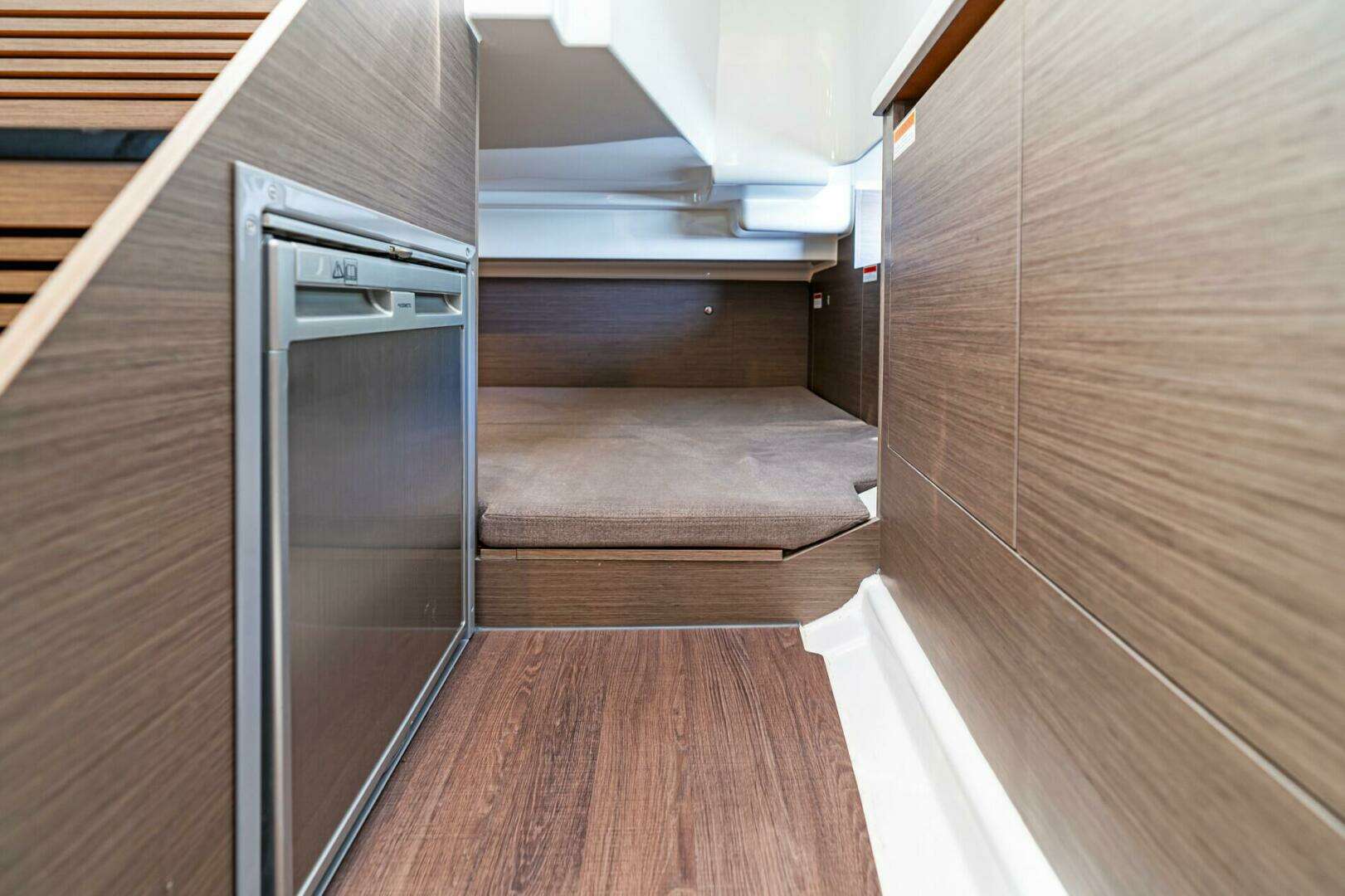 2026 Beneteau Flyer 9 SUNdeck - Image 13