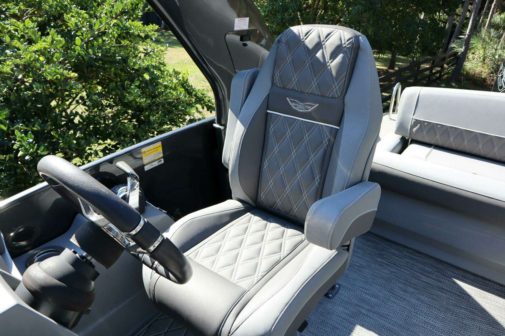 2021 Bennington RX25 Sport - Image 11