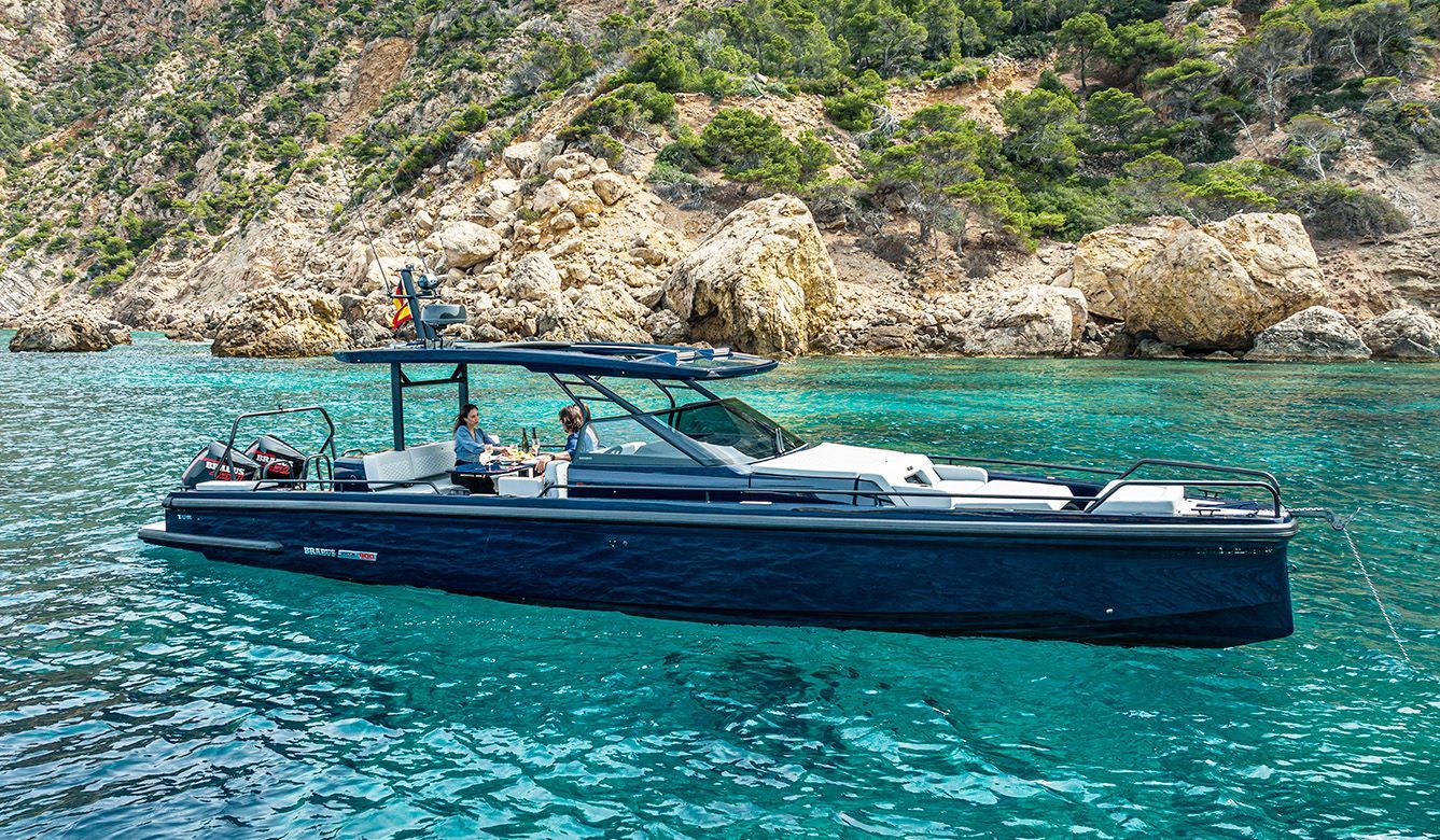 2023 Axopar Brabus Shadow 900 Sun-Top