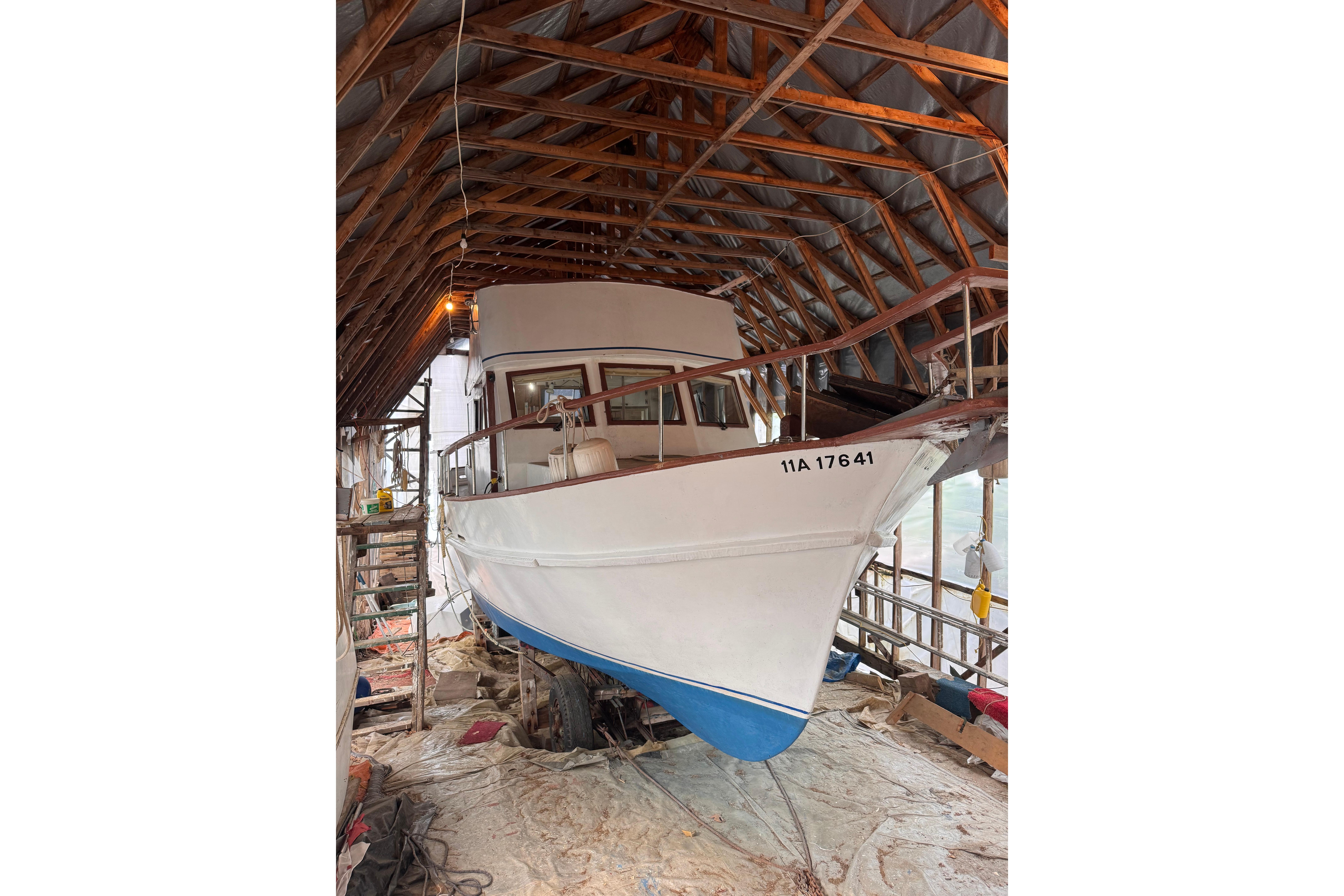 2000 Custom Yukon 42 Trawler