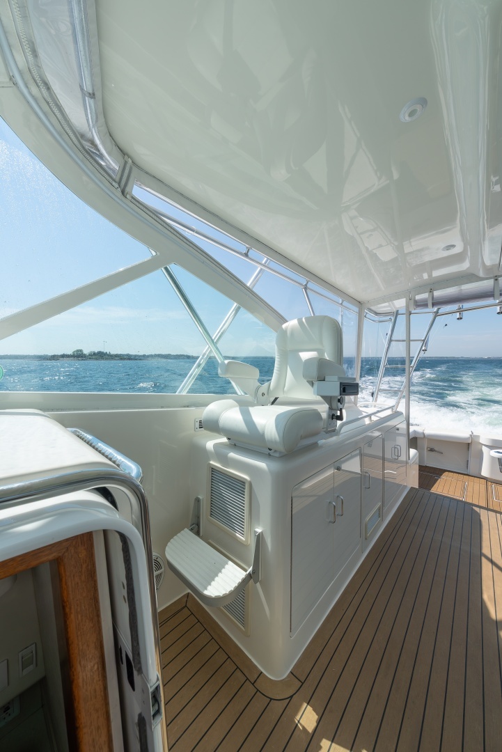 2002 Cabo 45 Express - Image 33