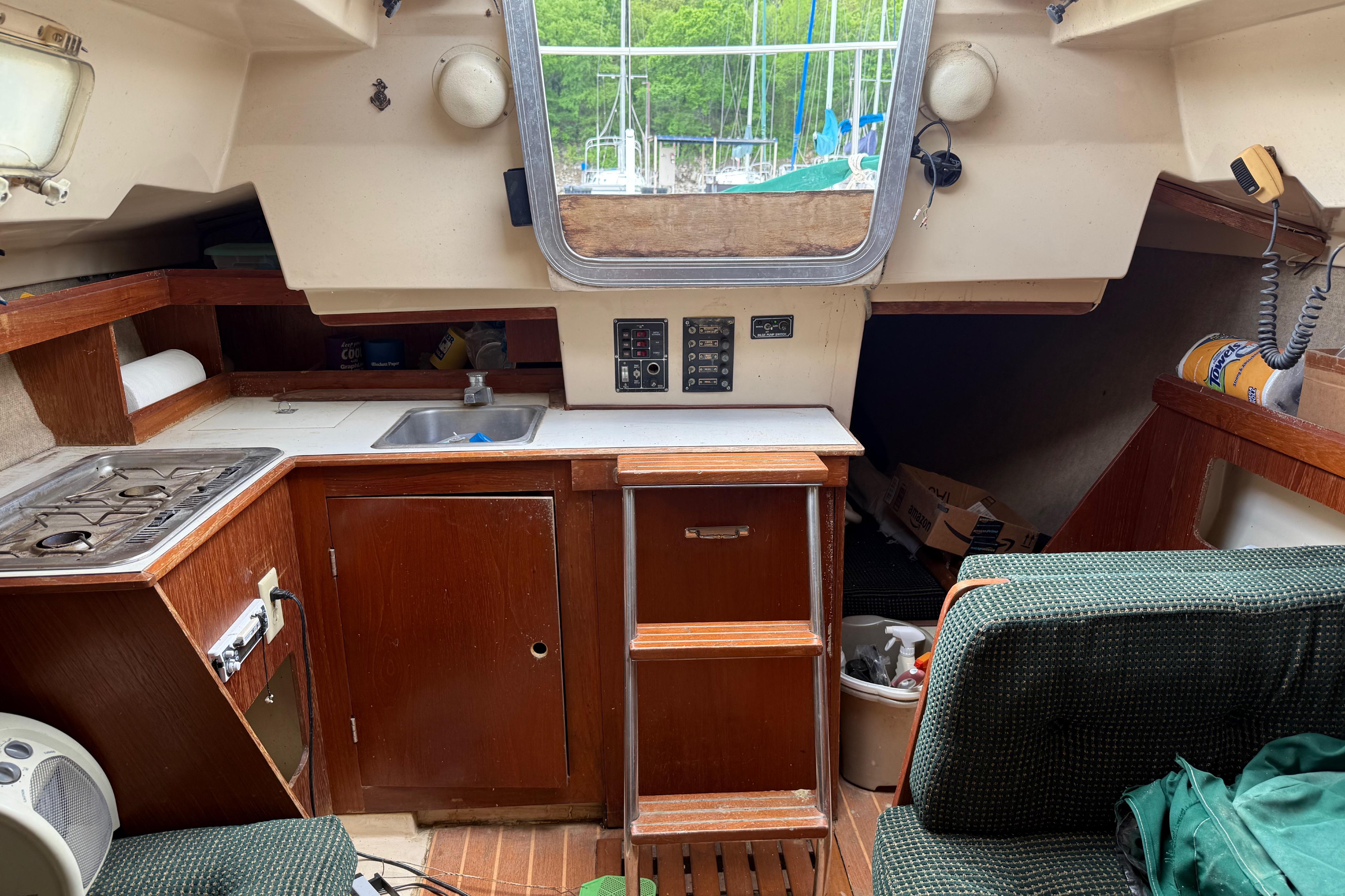 1985 Hunter 25.5