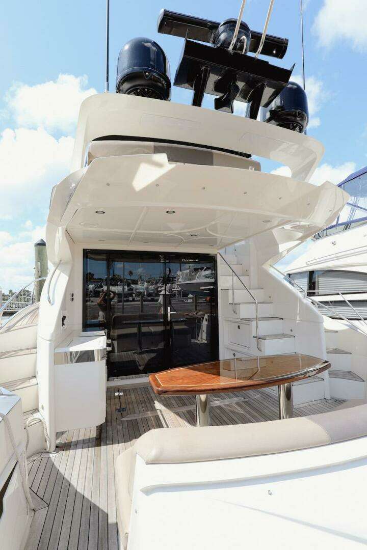 2017 Marquis 500 Sport Yacht - Image 11
