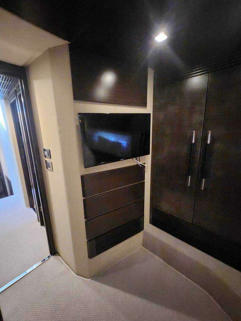 2014 Azimut Flybridge - Image 94