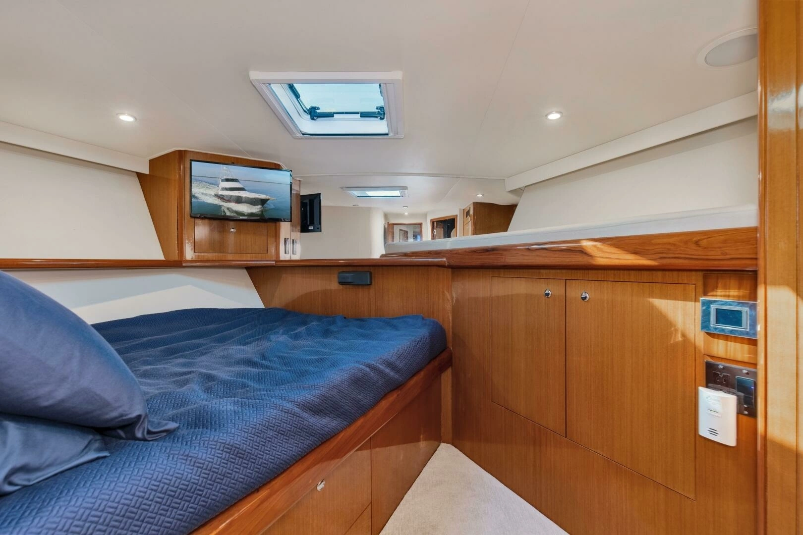 2001 Viking 65 Enclosed Bridge - Image 21